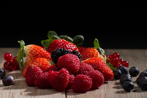 As Deliciosas e Nutritivas Frutas Vermelhas: Descubra os Benefícios e Sabores