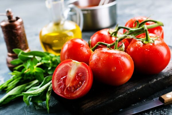 Tomate: Fruta ou Legume? Descubra os Mistérios e Benefícios dessa Deliciosa Ambiguidade